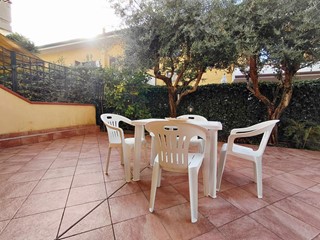 Trilocale in Vendita a Massa, zona Marina di Massa, 278'000&euro;, 74 m², arredato, con Box
