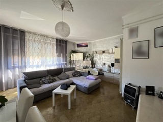 Appartamento in Vendita a Massa, zona Marina di Massa, 260'000&euro;, 112 m², con Box