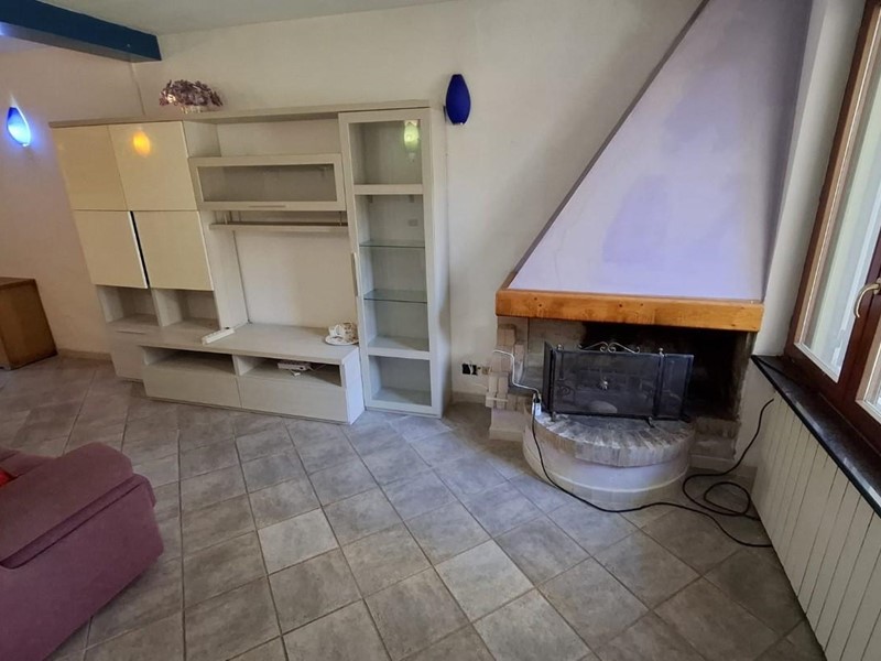 Casa Indipendente in Vendita a Collesalvetti, zona Guasticce, 150'000&euro;, 90 m²