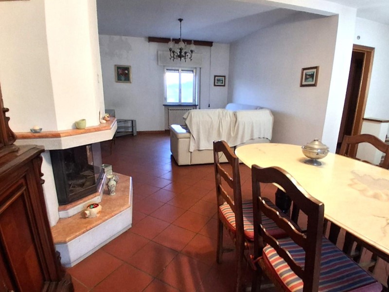 Casa Indipendente in Vendita a Lucca, zona Santa Maria a Colle, 257'000&euro;, 180 m², arredato