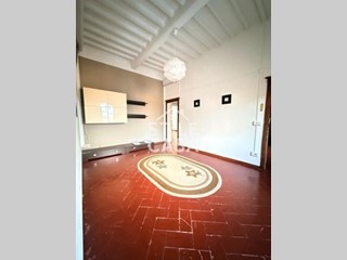 Trilocale in Vendita a Altopascio, 77'000&euro;, 87 m²
