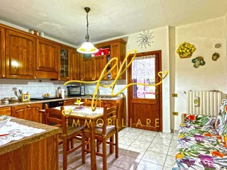 Casa Indipendente in Vendita a Cecina, 320'000&euro;, 150 m²