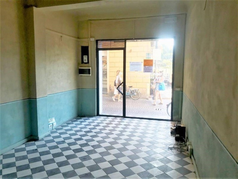 Ufficio in Affitto a Lucca, 1'200&euro;, 32 m²