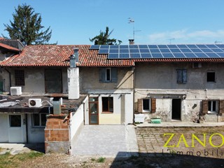 Casa Indipendente in Vendita a Mariano del Friuli, 149'000&euro;, 543 m²