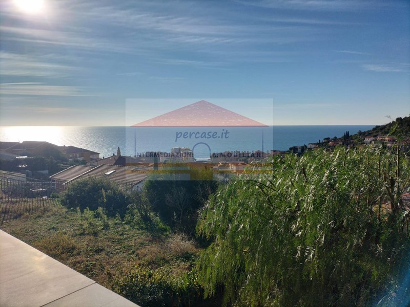 Trilocale in Vendita a San Lorenzo al Mare, 315'000&euro;, 80 m²