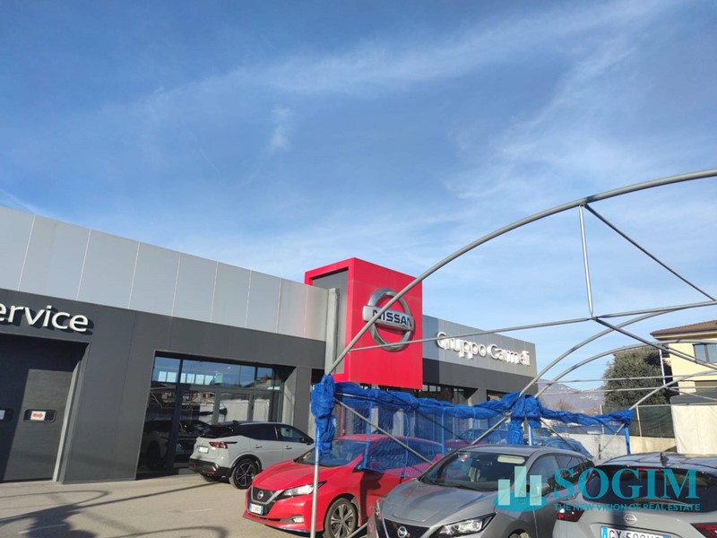 Immobile commerciale in Vendita a Curno, 1'000'000&euro;, 980 m²