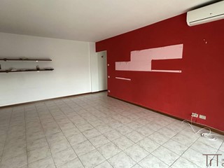 Quadrilocale in Vendita a Zanica, 165'000&euro;, 145 m²