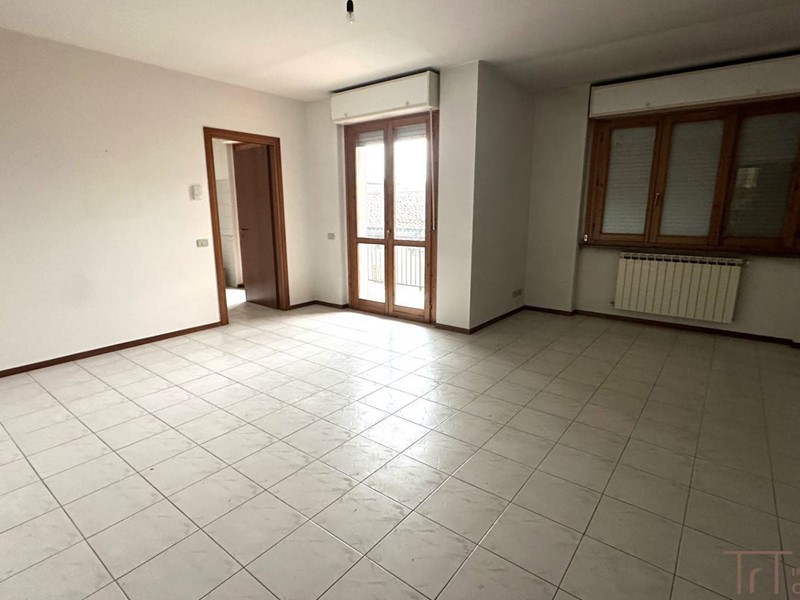 Trilocale in Vendita a Zanica, 145'000&euro;, 130 m²