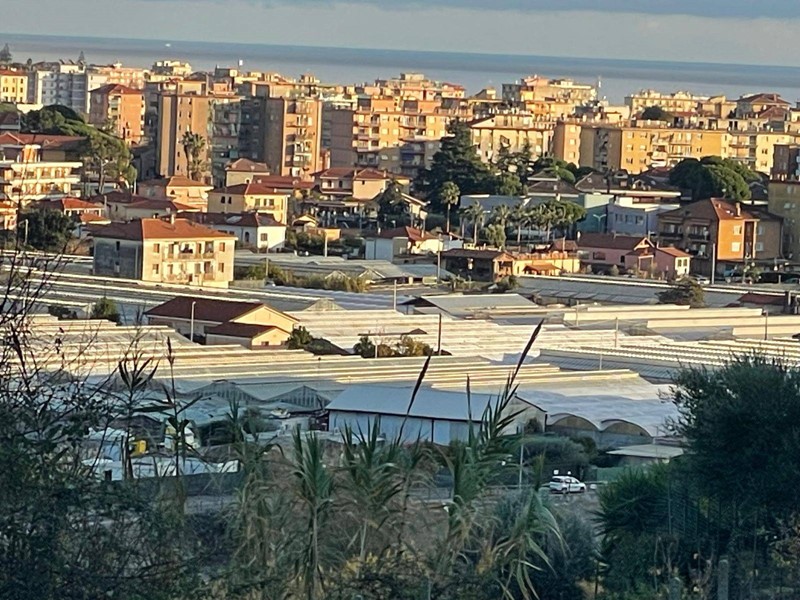 Terreno edificabile in Vendita a Camporosso, 120'000&euro;, 9227 m²