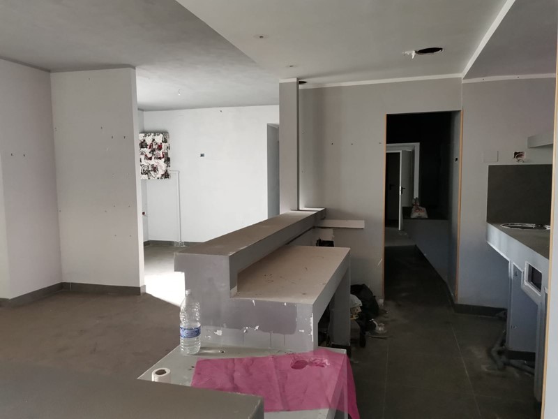 Immobile commerciale in Affitto a Benevento, 800&euro;, 130 m²