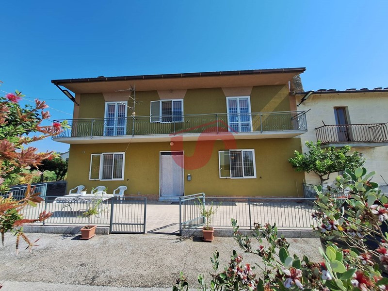 Casa Indipendente in Vendita a Benevento, 148'000&euro;, 295 m²