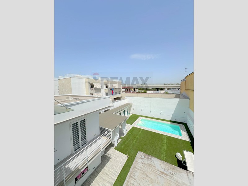 Casa Semi Indipendente in Vendita a Napoli, 450'000&euro;, 220 m²