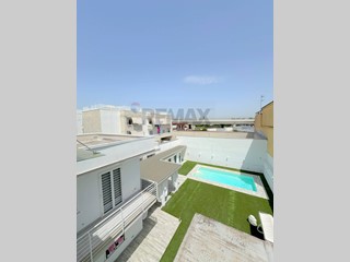 Casa Semi Indipendente in Vendita a Napoli, 450'000&euro;, 220 m²