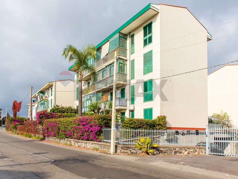 Appartamento in Affitto a San Giovanni la Punta, 700&euro;, 95 m²