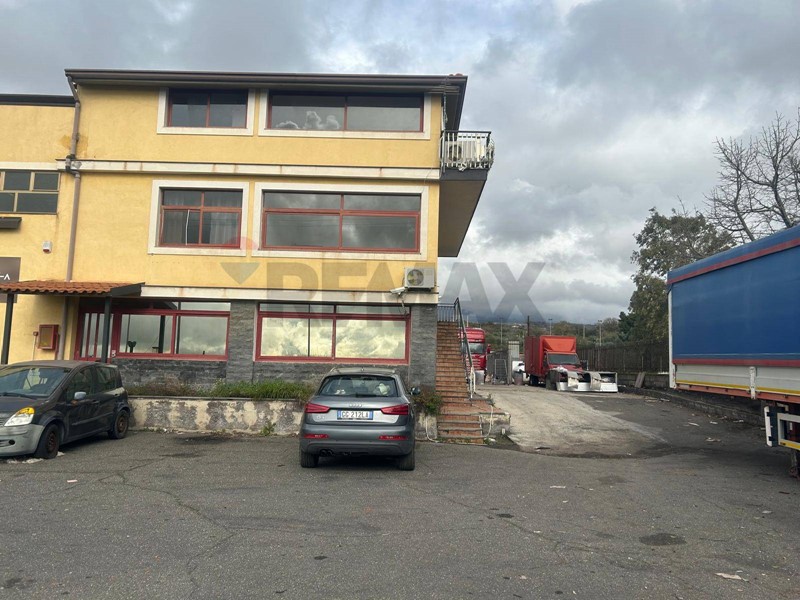 Immobile commerciale in Vendita a Belpasso, 800'000&euro;, 1000 m²