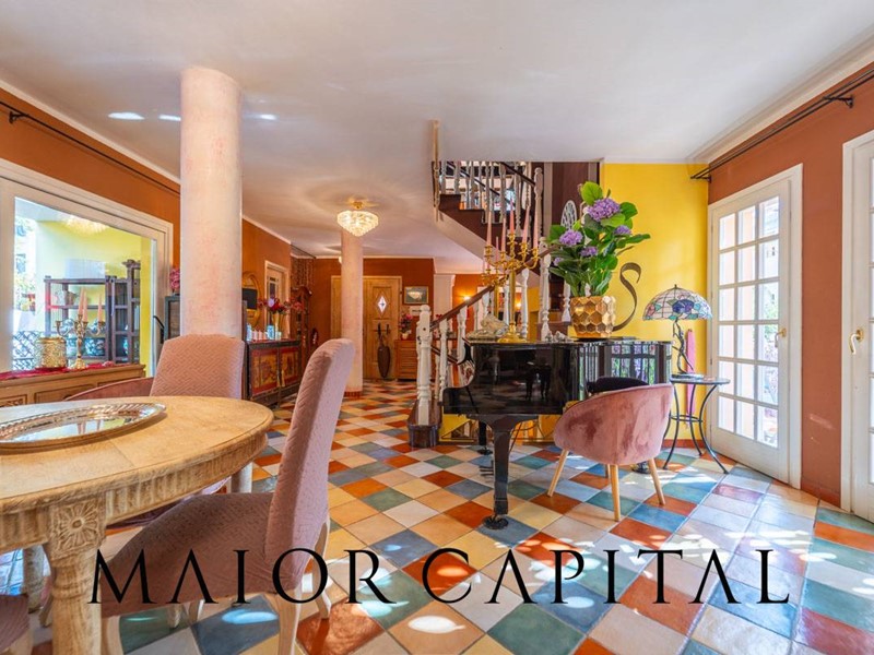 Villa in Vendita a Olbia, 850'000&euro;, 410 m²