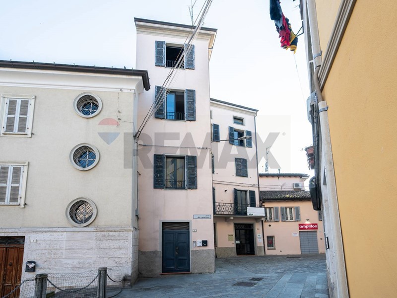Bilocale in Vendita a Langhirano, 50'000&euro;, 53 m²