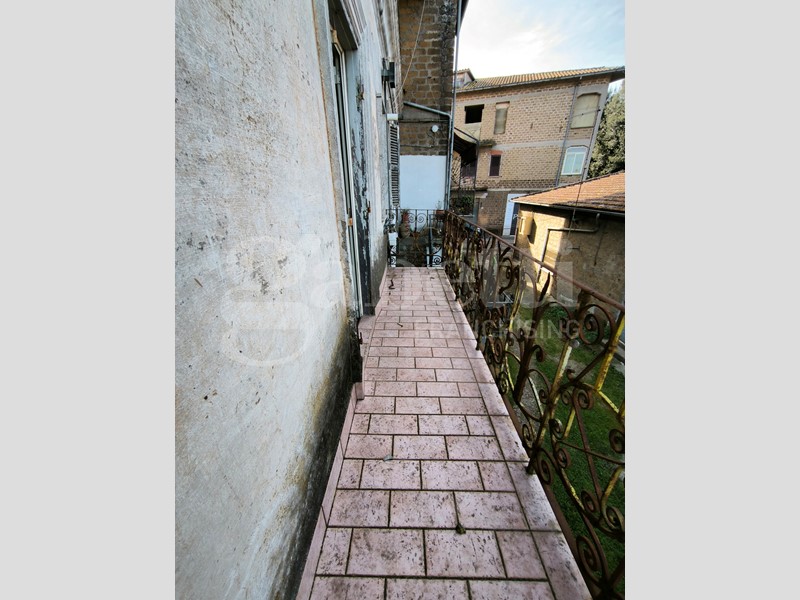 Appartamento in Vendita a Corchiano, 69'000&euro;, 100 m², con Box