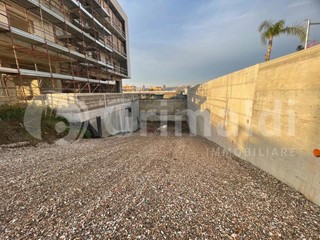 Negozio in Affitto a Quarto, 5'000&euro;, 600 m²