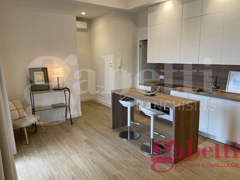 Attico in Affitto a Roma, 1'350&euro;, 55 m², arredato