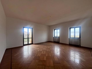 Casa Indipendente in Vendita a Beinasco, 240'000&euro;, 250 m²