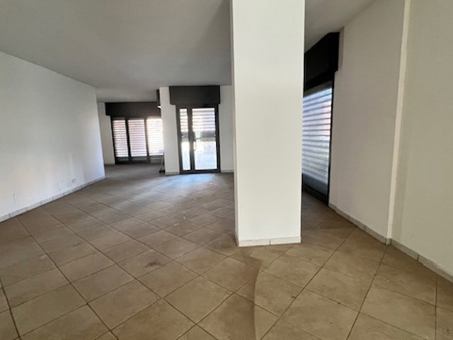 Negozio in Affitto a Civita Castellana, 130 m²