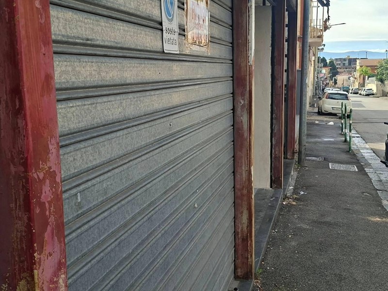 Immobile commerciale in Affitto a Boscotrecase, 600&euro;, 107 m²