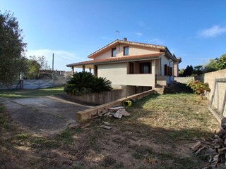 Villa in Vendita a San Giovanni Suergiu, 260'000&euro;, 225 m²