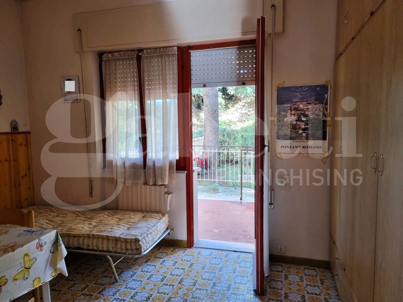 Appartamento in Vendita a Ponzano Romano, 70'000&euro;, 91 m², con Box