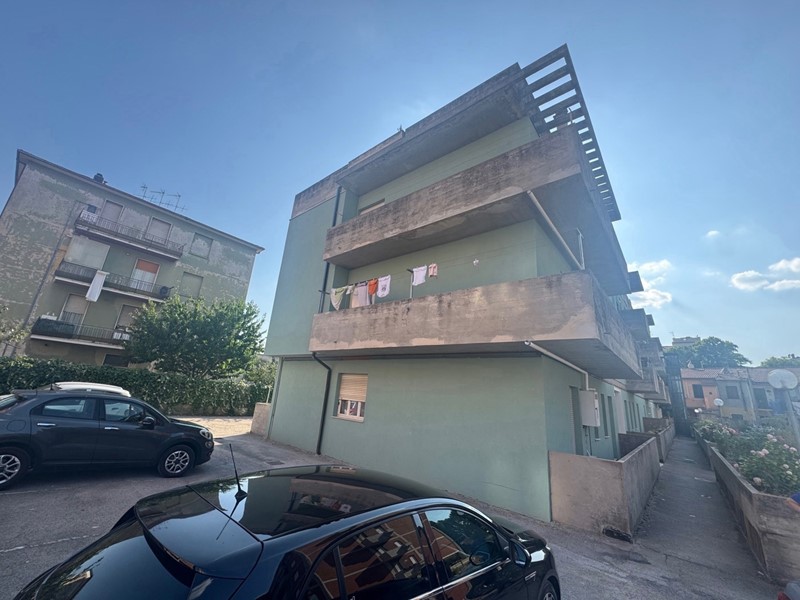 Attico in Vendita a Terni, 68'000&euro;, 110 m², con Box