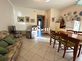 Trilocale in Vendita a Conselve, 130'000&euro;, 80 m², con Box