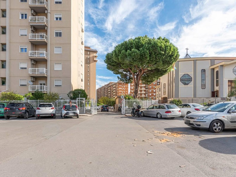 Appartamento in Vendita a Palermo, 255'000&euro;, 150 m²
