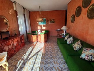 Bilocale in Vendita a Sanremo, 300'000&euro;, 79 m², con Box