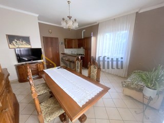 Trilocale in Affitto a Monte Roberto, 320&euro;, 61 m², arredato