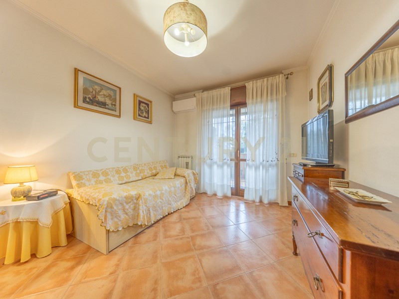 Bilocale in Vendita a Roma, 97'000&euro;, 61 m²