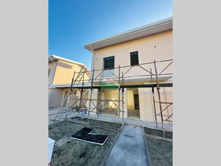 Casa Semi Indipendente in Vendita a Ravenna, 495'000&euro;, 168 m², con Box