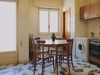 Appartamento in Vendita a Gela, 100'000&euro;, 143 m²