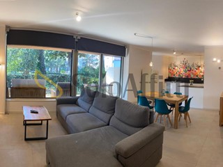 Quadrilocale in Affitto a Riccione, zona Centro, 1'900&euro;, 100 m², arredato, con Box