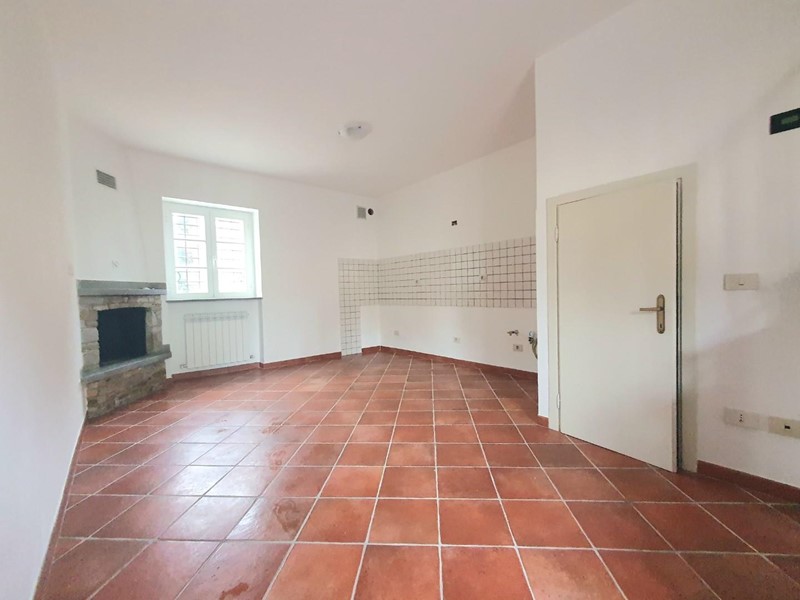 Casa Indipendente in Vendita a Capannori, zona Verciano, 135'000&euro;, 80 m²