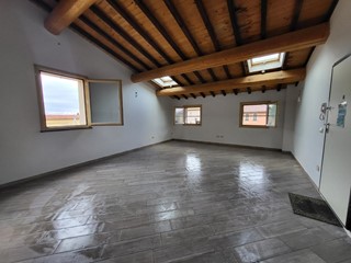 Trilocale in Vendita a Cascina, zona Marciana, 160'000&euro;, 60 m²