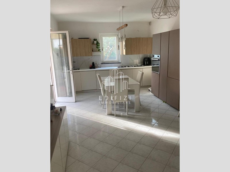 Quadrilocale in Vendita a Massa, zona Marina di Massa, 239'000&euro;, 70 m²