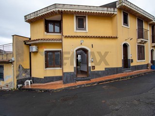 Villetta a schiera in Vendita a Acireale, 129'000&euro;, 104 m²