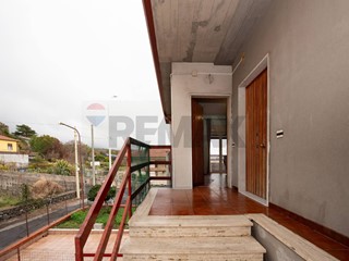 Trilocale in Vendita a Belpasso, 89'000&euro;, 93 m²