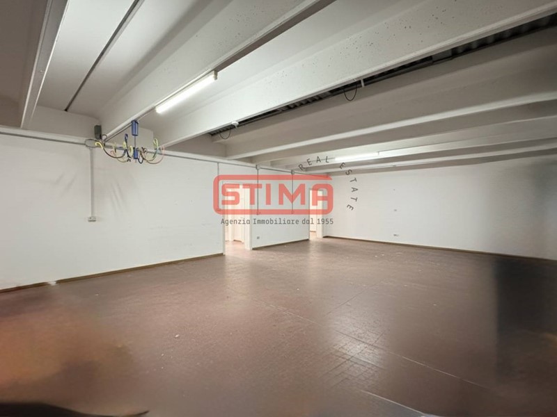 Magazzino in Affitto a Venezia, 1'600&euro;, 210 m²