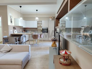 Quadrilocale in Vendita a Nizza di Sicilia, 159'000&euro;, 112 m²