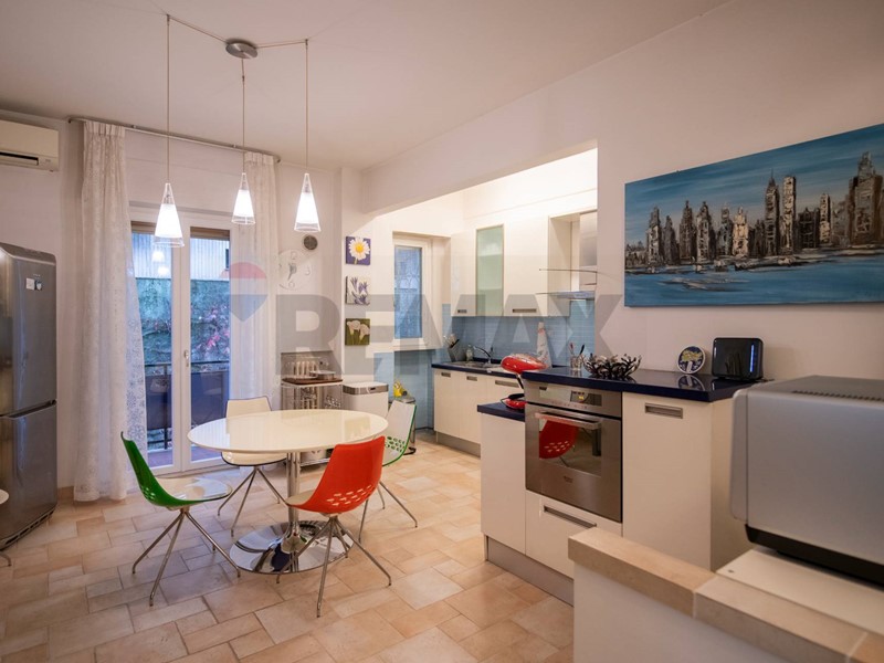 Appartamento in Vendita a Ancona, 160'000&euro;, 142 m²