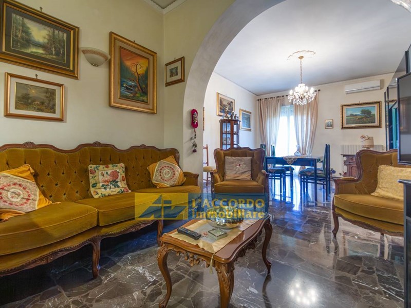 Appartamento in Vendita a Chieti, 90'000&euro;, 138 m²