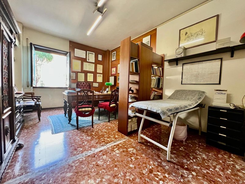 Trilocale in Vendita a Roma, 239'000&euro;, 100 m²