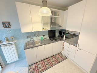 Trilocale in Vendita a Inveruno, 187'000&euro;, 90 m², con Box