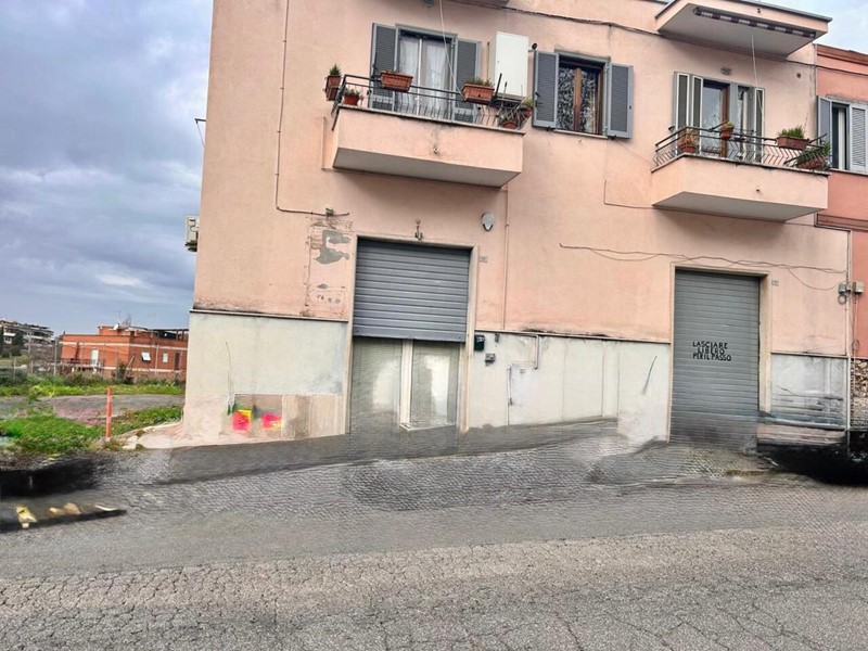 Attività commerciale in Affitto a Guidonia Montecelio, zona Guidonia, 550&euro;, 50 m²